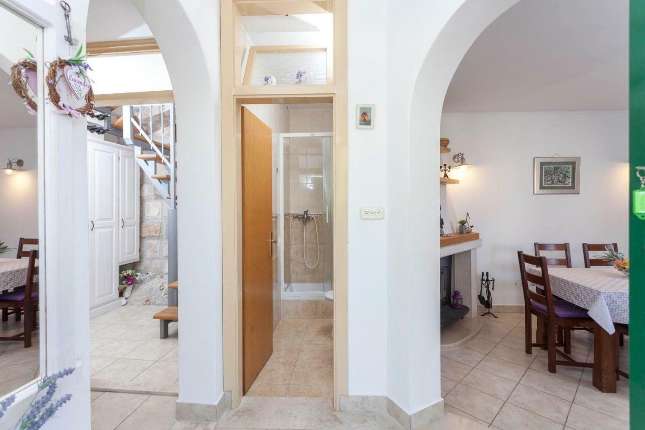 Holiday home Lavanda Grubisic Tucepi Bagian luar foto