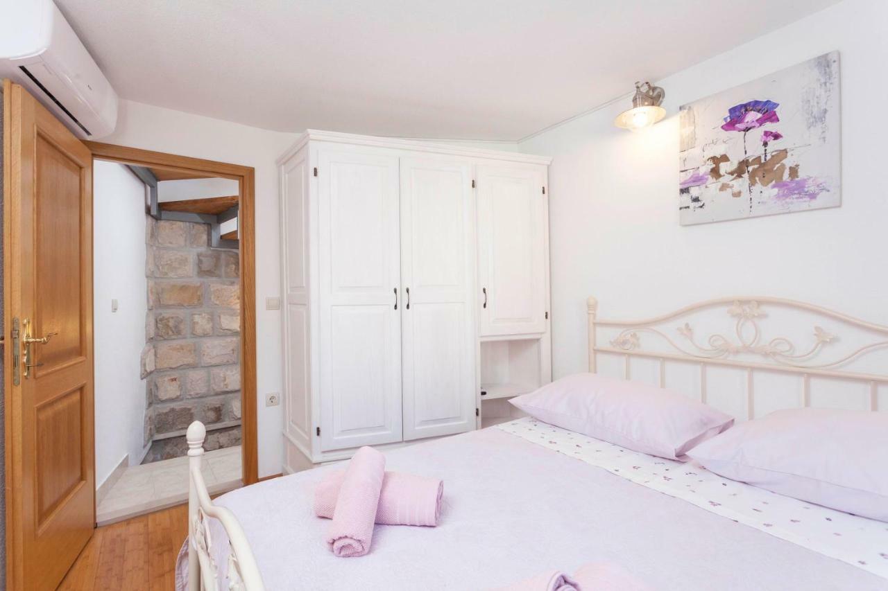 Holiday home Lavanda Grubisic Tucepi Bagian luar foto