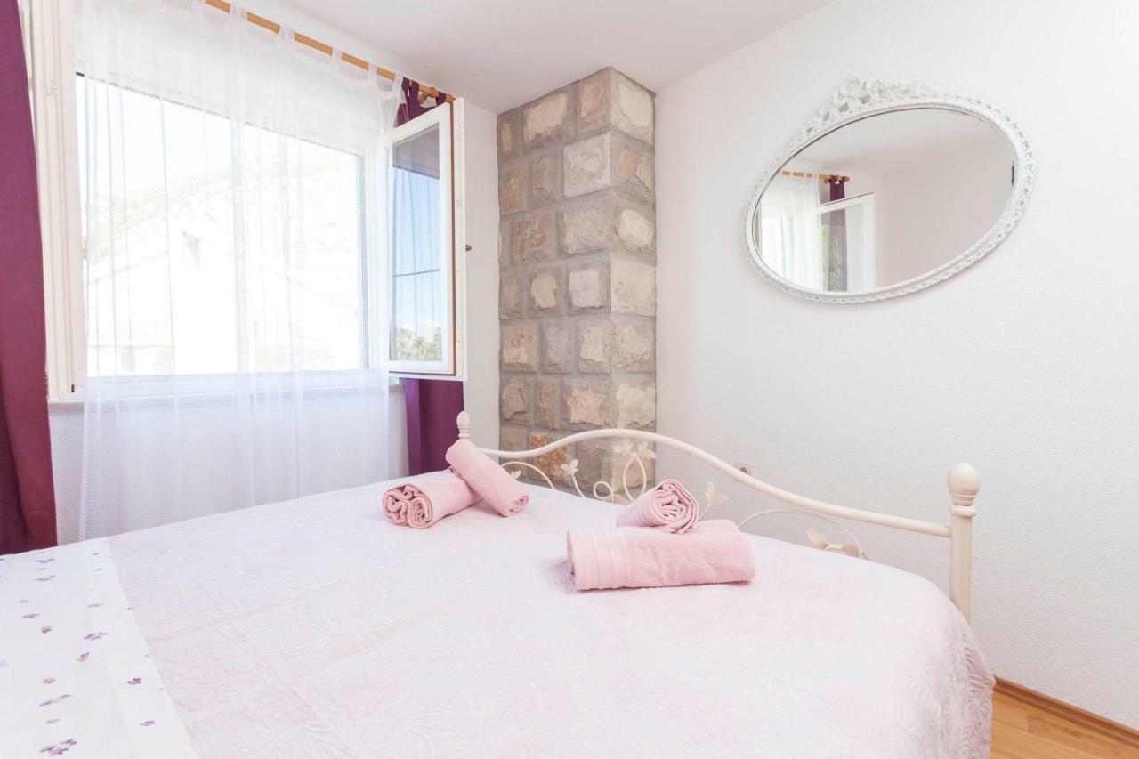 Holiday home Lavanda Grubisic Tucepi Bagian luar foto