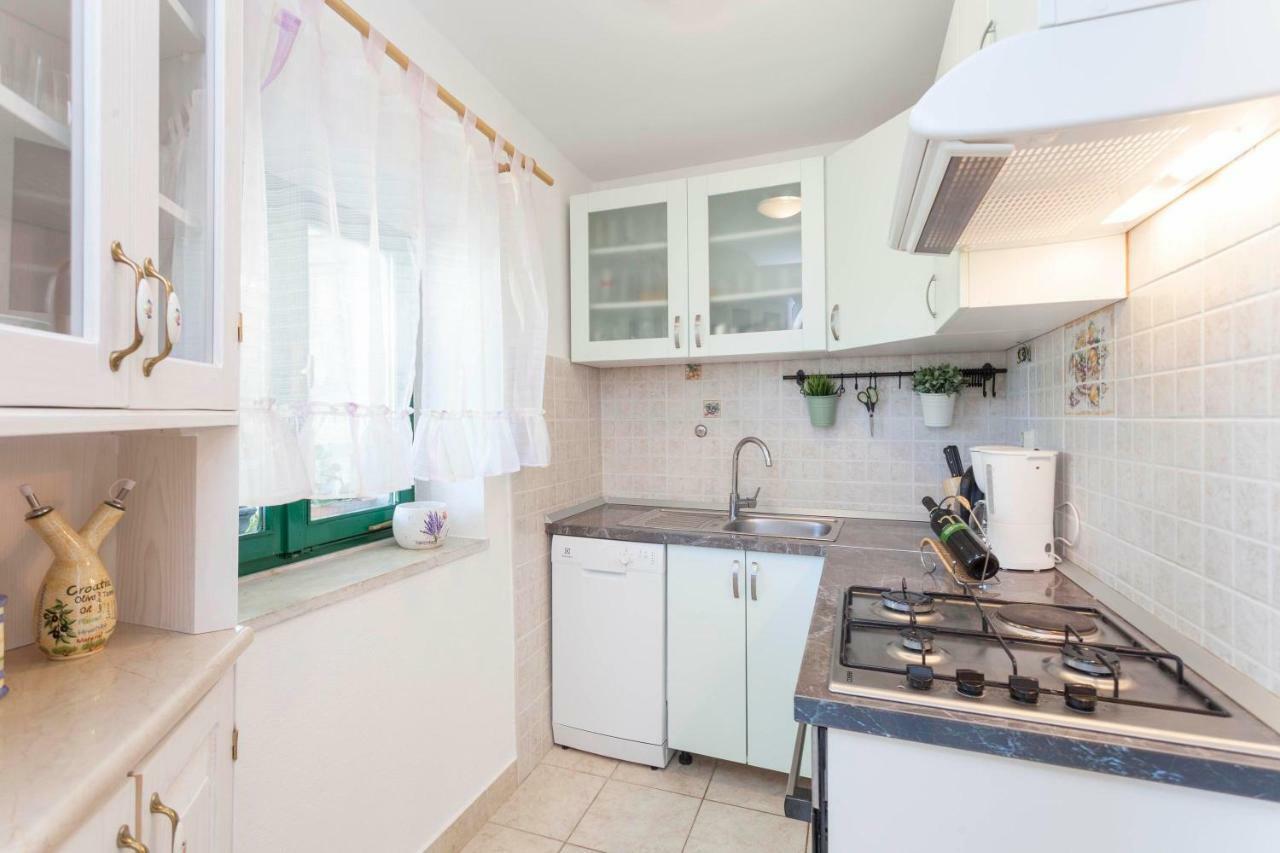 Holiday home Lavanda Grubisic Tucepi Bagian luar foto