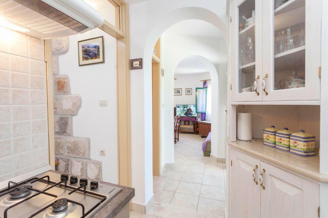 Holiday home Lavanda Grubisic Tucepi Bagian luar foto